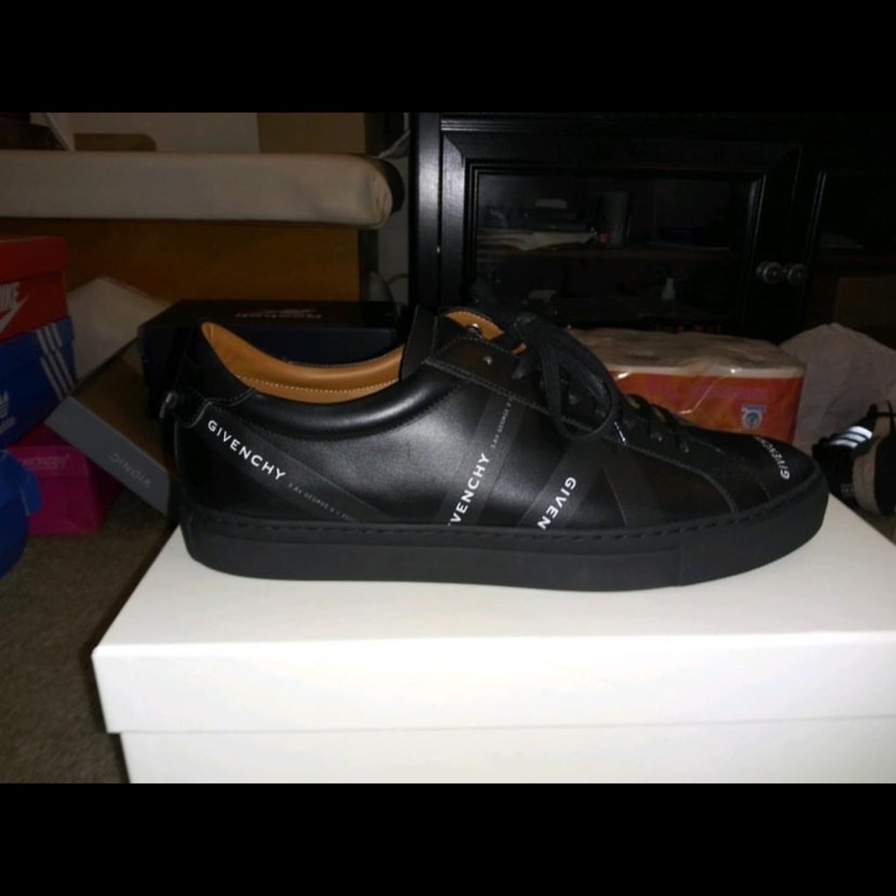 Men’s Black Givenchy sneakers size 10
